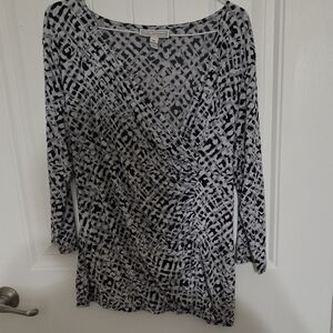 Dana Buchman Black and White Patterned Blouse